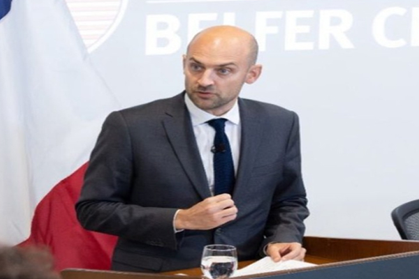 फ्रांस के विदेश मंत्री ने अमेरिका-इजरायल के हमलों पर उठाए सवाल