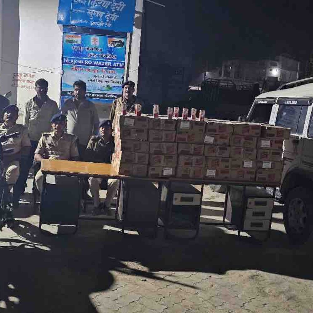 मोतिहारी में 509 लीटर विदेशी शराब जब्त:दो तस्कर गिरफ्तार, केसरिया पुलिस ने की कार्रवाई