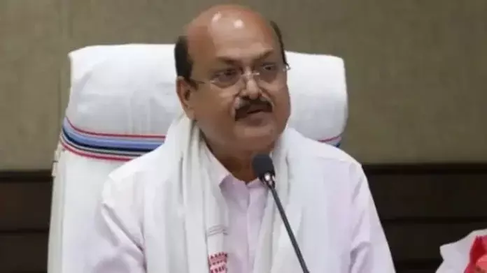 हिमंत और सैकिया ने उन नेताओं से संपर्क साधा, जिन्होंने निर्दलीय चुनाव लड़ने की धमकी दी