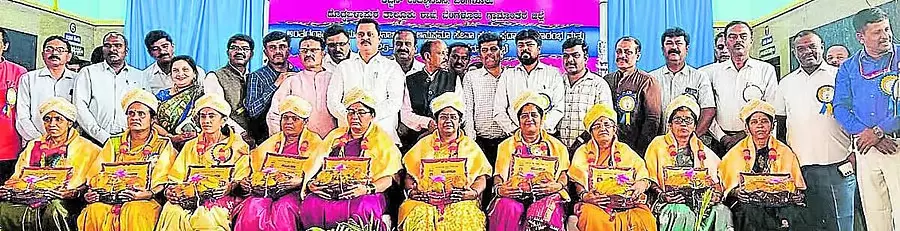 Karnataka : 73 कर्मचारियों को अनुपमा सेवा पुरस्कार
