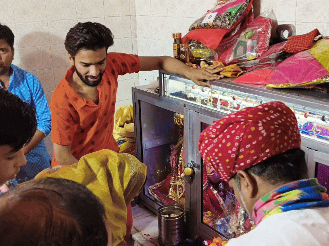 नागौर में शीतला माता मंदिर में श्रद्धालुओं का तांता:मारवाड़ में अष्ठमी को लगती शीतला की धोक, मंदिर में श्रद्धालुओं के लिए व्यवस्थाएं