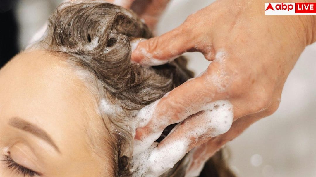 Kalonji Oil Benefits For Hair: क्या सच में कलौंजी के तेल से रुक सकता है हेयर फॉल? जानें इस्तेमाल का सही तरीका