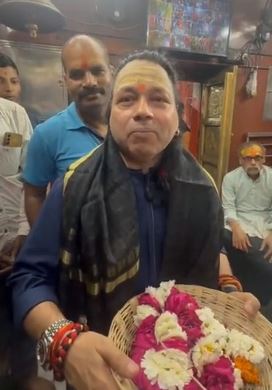 शिव भक्ति में डूबे कैलाश खेर, बाबा कालभैरव मंदिर में गाया 'बम बम लहरी' भजन
