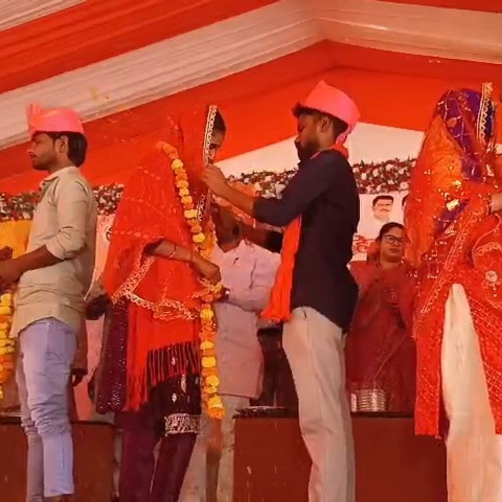 गोंडा में CM सामूहिक विवाह, 193 जोड़ों ने की शादी:विधायक और अधिकारियों ने नवविवाहितों को बधाई दी
