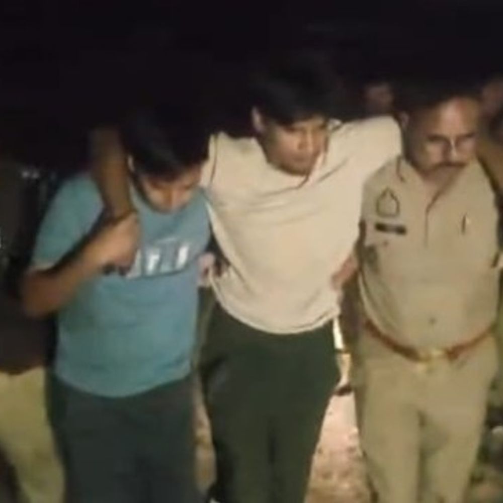 बाइक लूट गिरोह के दो बदमाशों का हाफ एनकाउंटर:पैर में गोली लगने से घायल, इलाज के लिए अस्पताल भर्ती किए गए