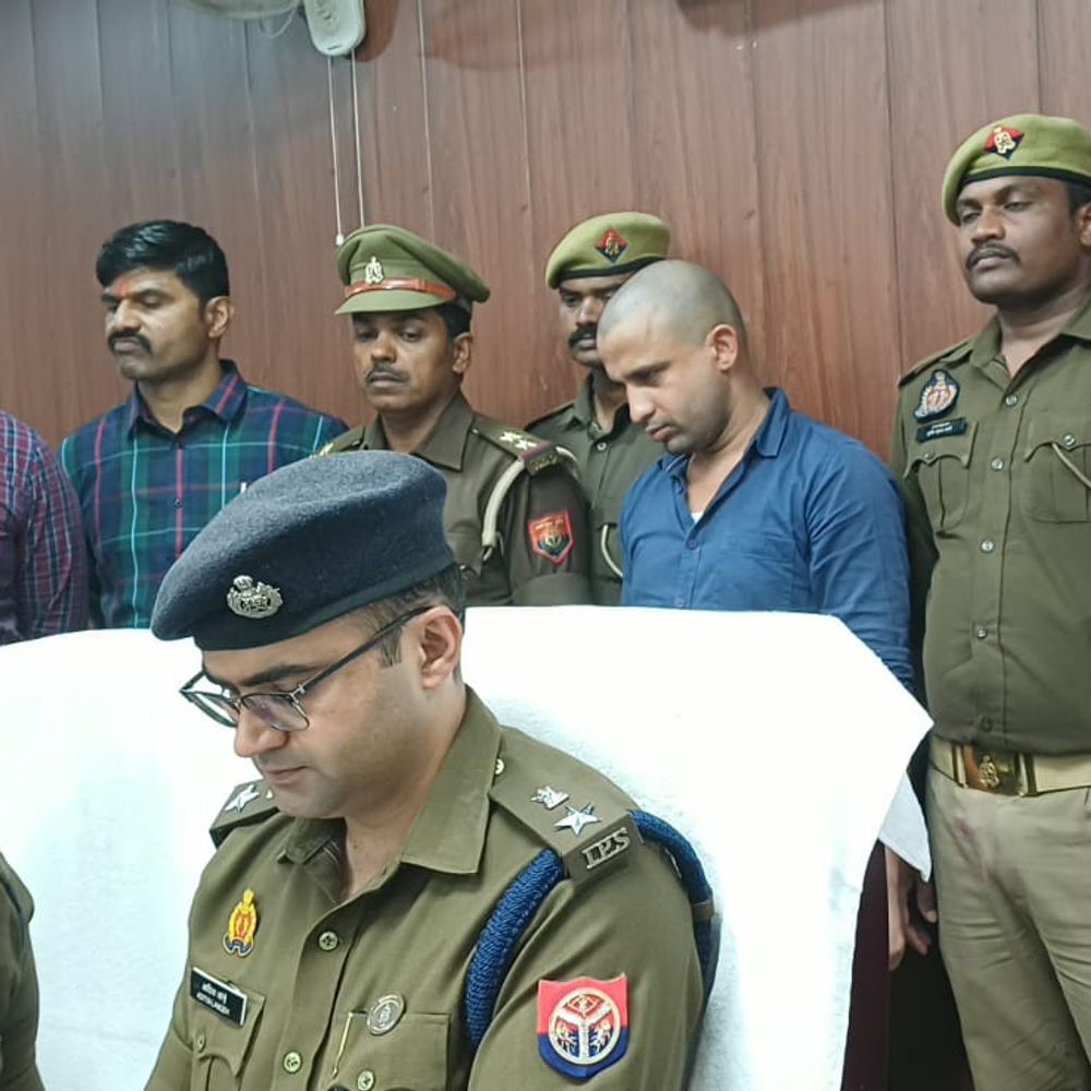 चंदौली में विशाल हत्याकांड में आरोपी भाई गिरफ्तार:संपत्ति विवाद में फार्म हाउस पर गोली मारकर की थी हत्या