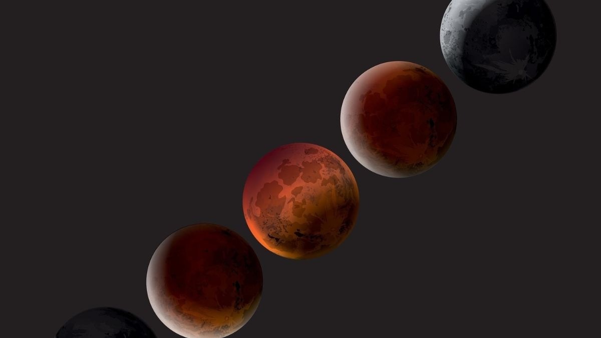 होने वाला है दिन में अंधेरा, रात में चमकेगा 'ब्लड मून'! जानें ग्रहण की पूरी डिटेल