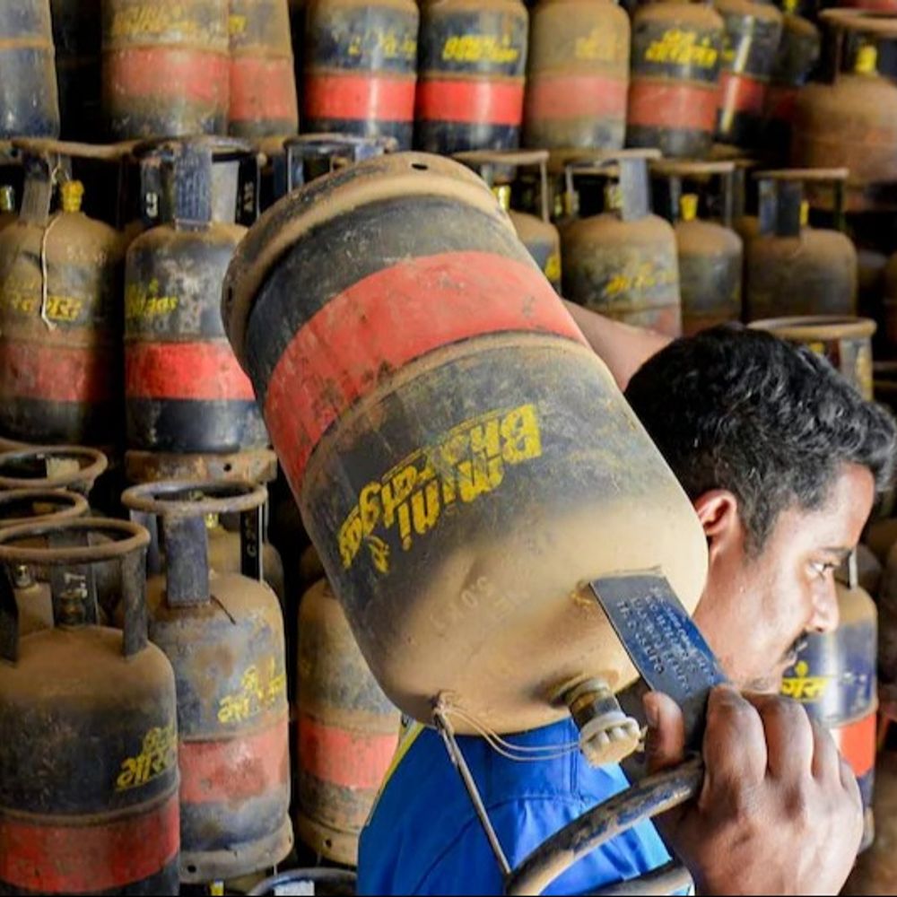 देश के कई राज्यों में कॉमर्शियल गैस सिलेंडर सप्लाई बंद:होटल और रेस्टोरेंट संचालक बोले- बढ़ी हुई कीमत देने को भी तैयार, फिर भी गैस नहीं