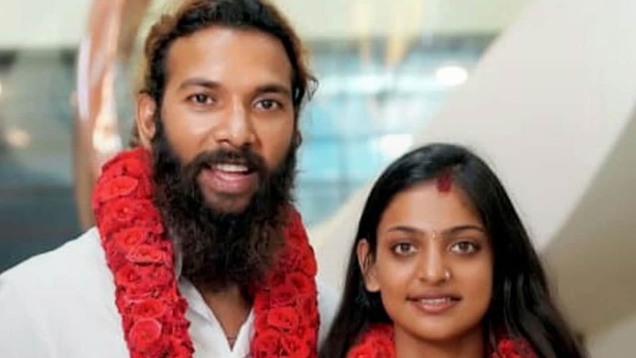 Monalisa Marriage: नाबालिग विवाद पर पति ने दिया जवाब