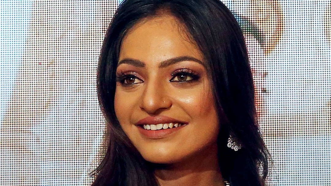 मोनालिसा की शादी पर पिता नाराज़, बोले- बेटी को फंसाया