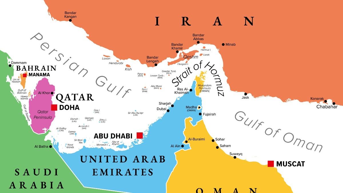 स्ट्रेट ऑफ होर्मुज पर ईरान का बड़ा बयान! मार्ग बंद नहीं होगा पर जहाजों को ईरानी नौसेना से करना होगा तालमेल