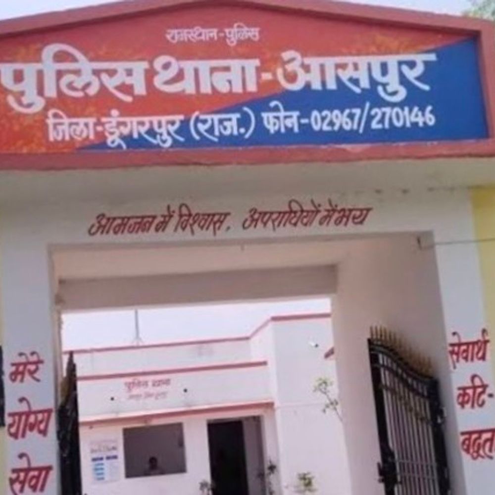 गड़ा हेरसिंह गांव में चोरी का खुलासा:5 आरोपी गिरफ्तार, लाखों के जेवरात व नकदी बरामद