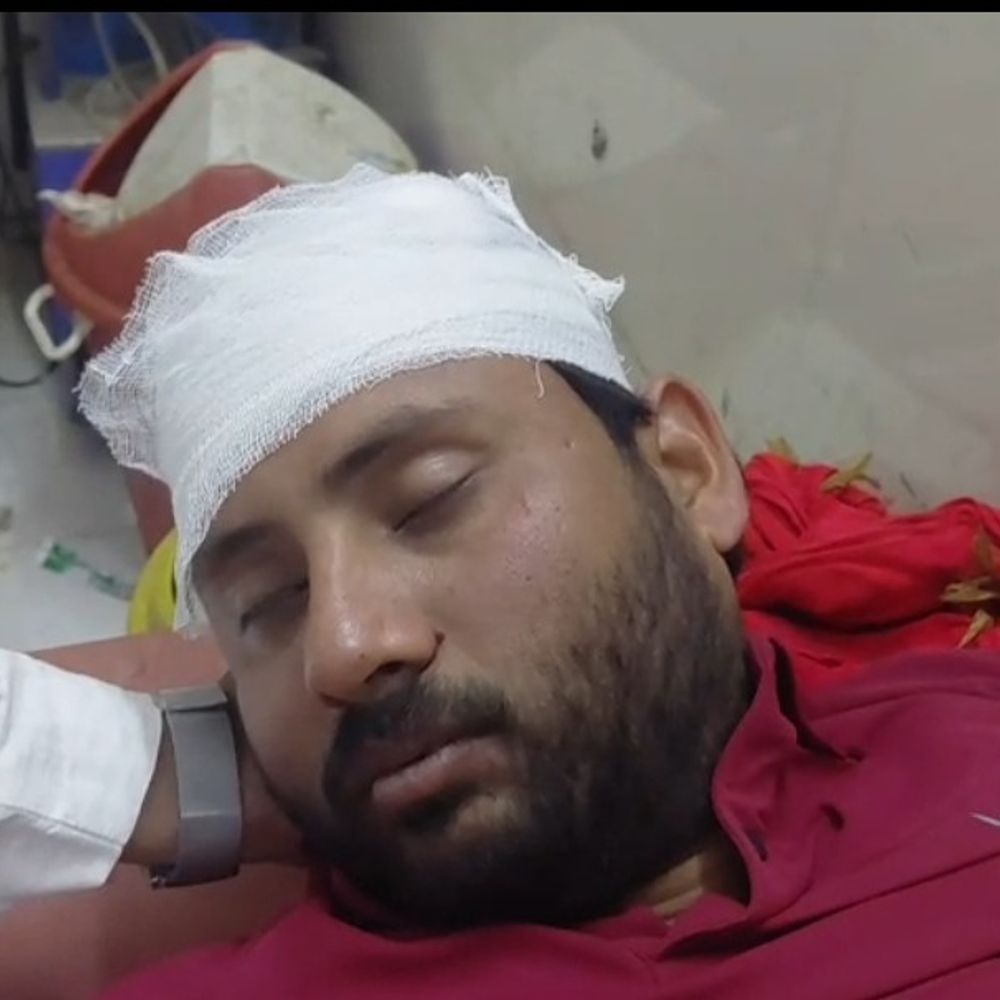 मुरादाबाद में पैसे को लेकर 2 पक्षों में चले लात-घूसे:एक दूसरे को लाठी-डंडों से पीटा, 4 घायल; मची अफरा-तफरी