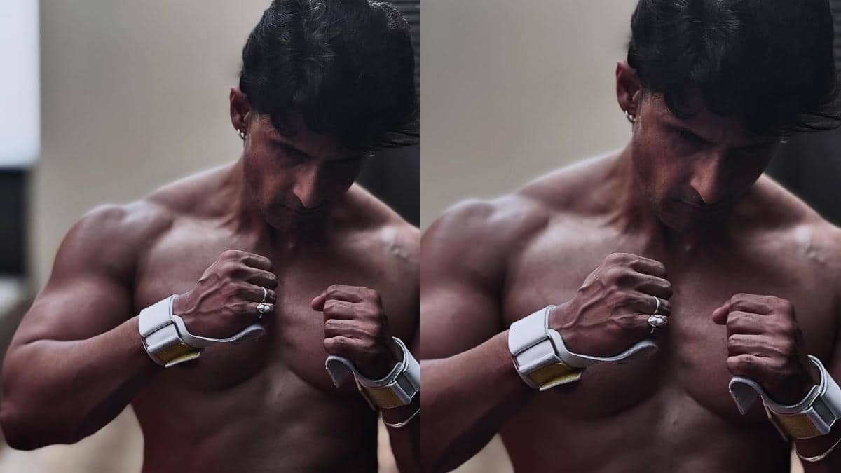 'रामायण' में 'लक्ष्मण' के किरदार के लिए खूब पसीना बहा रहे हैं रवि दुबे, सोशल मीडिया पर दिखाई वर्कआउट की झलक