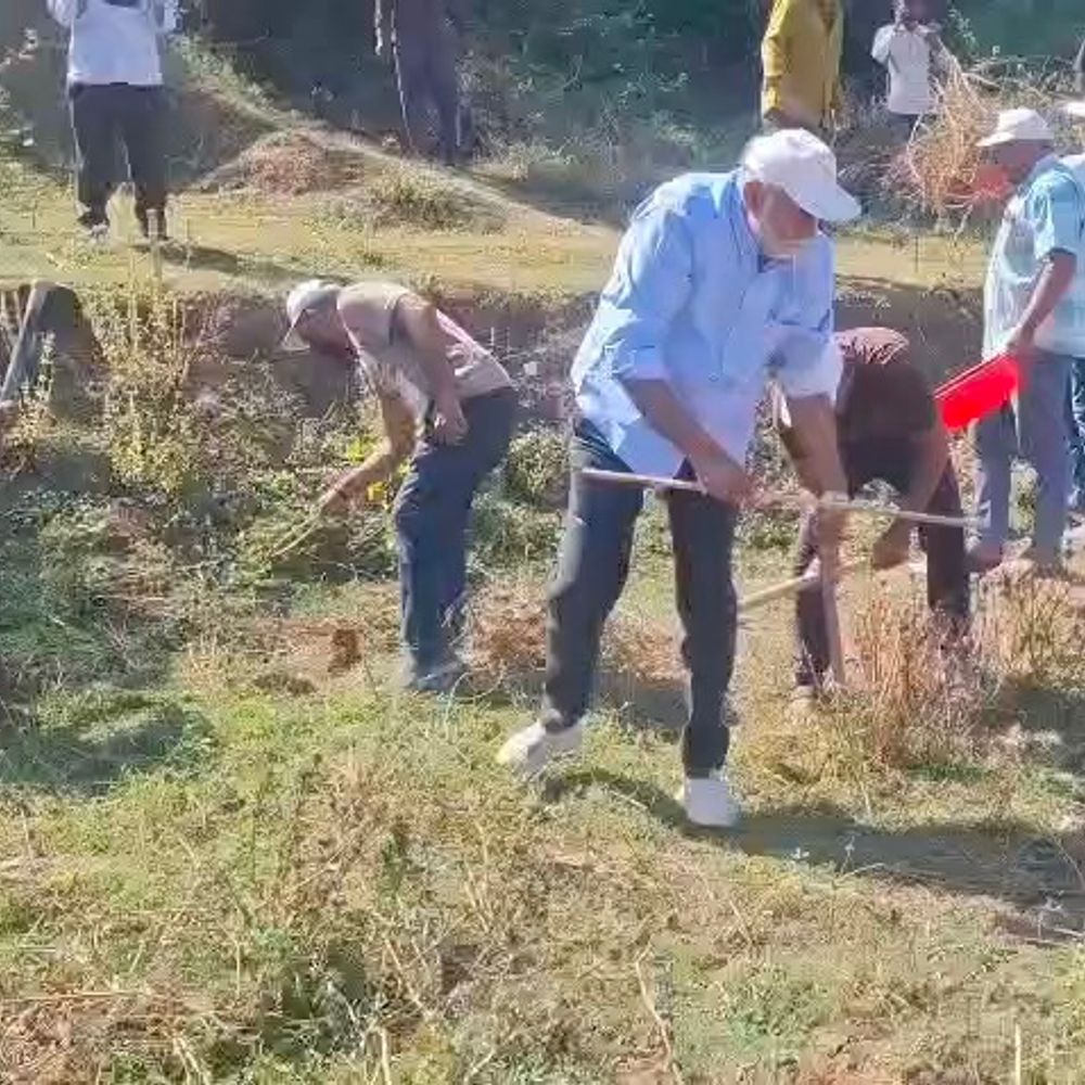 मंत्री प्रहलाद पटेल ने सिंगरी नदी पुनर्जीवन का जायजा लिया:लोगों से की अपील- जनसहभागिता से अभियान को मिलेगा बल