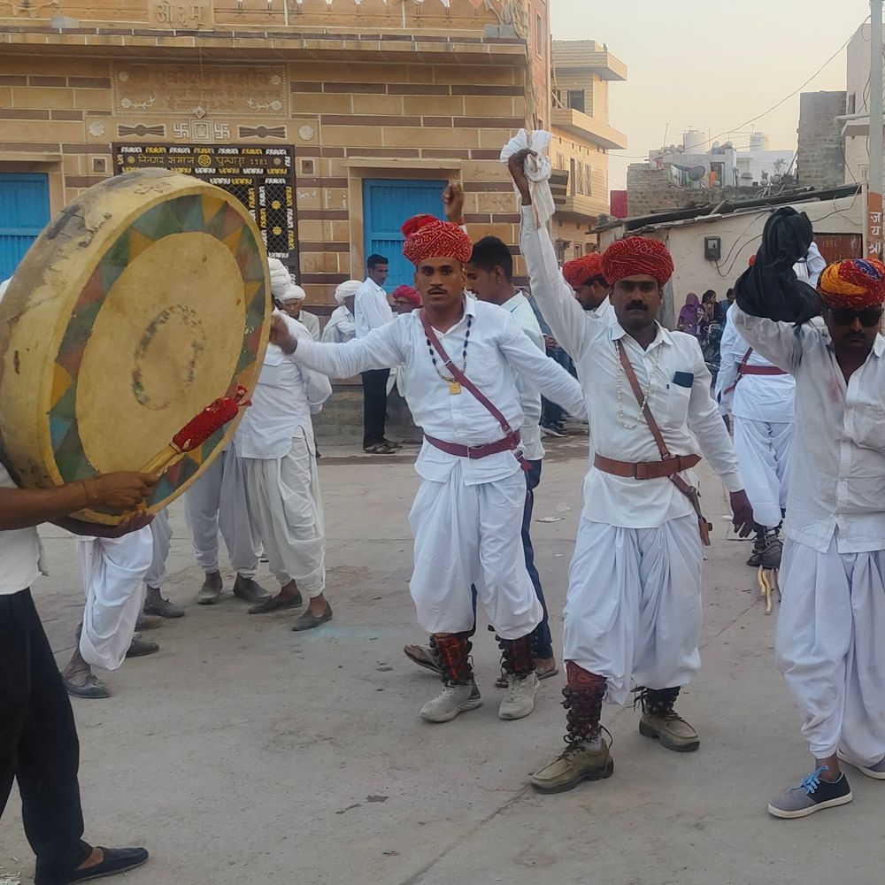धुंधाड़ा में धुलंडी पर्व हर्षोल्लास से मनाया:रावला चौक पर रात 8 बजे तक चले पारंपरिक फागण गीत और नृत्य