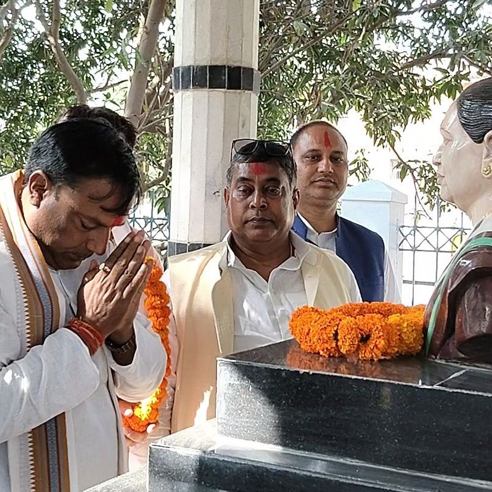 नालंदा में मुख्यमंत्री के पैतृक गांव में मना जन्मोत्सव:पटना से सैकड़ों गाड़ियों के काफिले के साथ पहुंचे समर्थक; निशांत कुमार को राजनीति में लाने की मांग