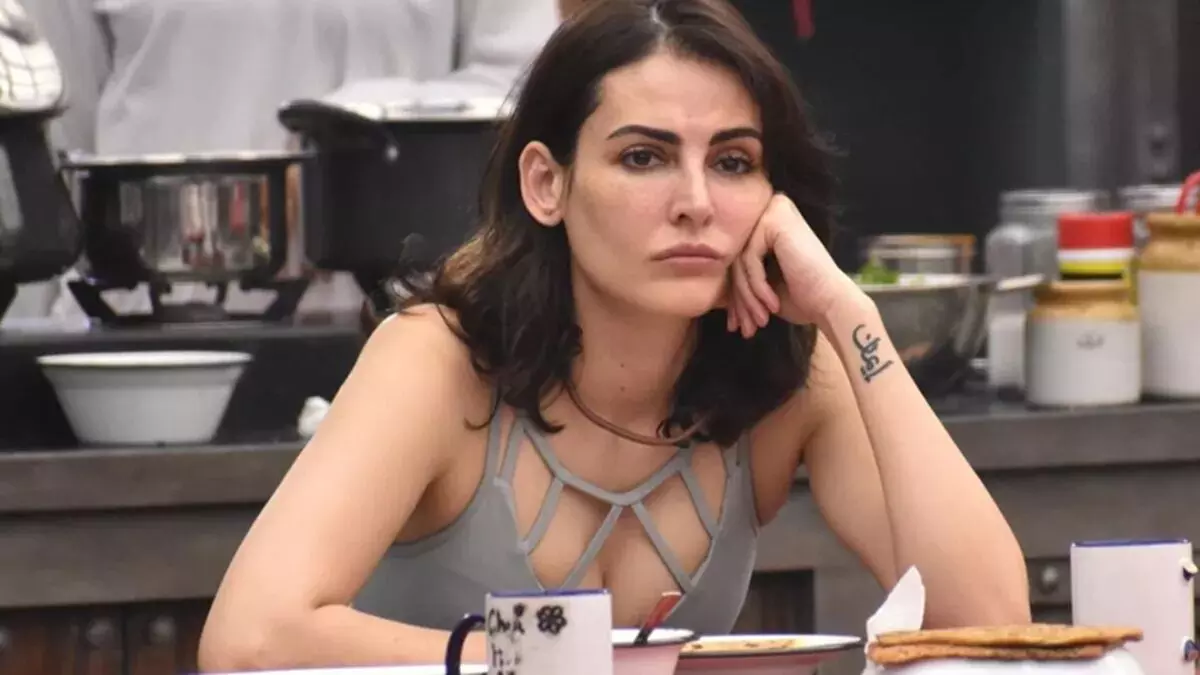 ईरान पर हमलों के बाद भावुक हुईं मंदाना करीमी, सोशल मीडिया पर साझा किया दर्द