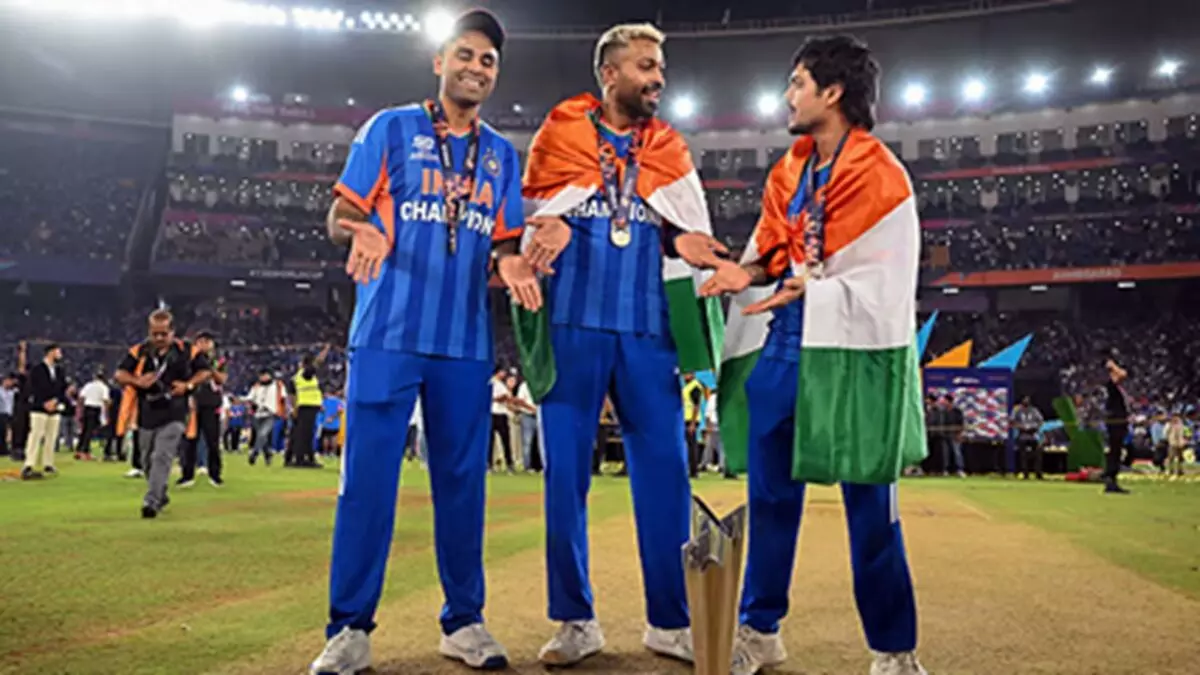 टीम इंडिया की ऐतिहासिक जीत पर जश्न में डूबा बॉलीवुड, अमिताभ से शाहरुख तक सेलेब्स ने दी बधाई