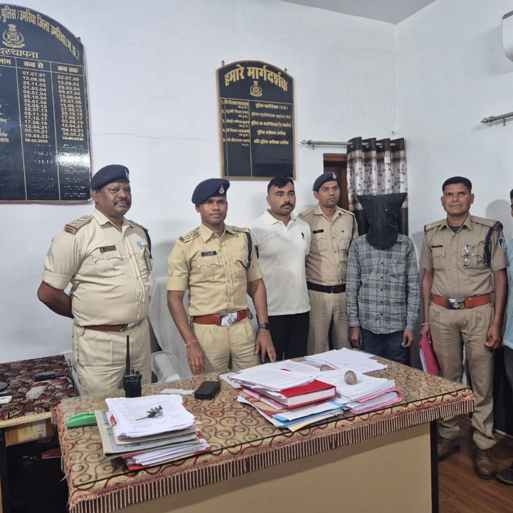 उमरिया में वृद्धा पर कुल्हाड़ी से हमला:घर में घुसकर जेवर-मोबाइल लूटा, रिश्तेदार ने दिया वारदात को अंजाम