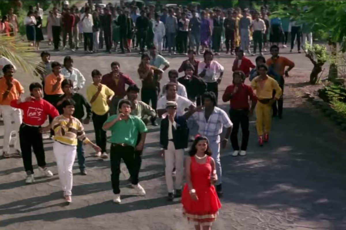 नखरीली माधुरी दीक्षित को चिढ़ाते हैं आमिर खान, उदित नारायण ने गाया हिट गाना, कॉलेज के लड़के-लड़िकयों बना फेवरिट