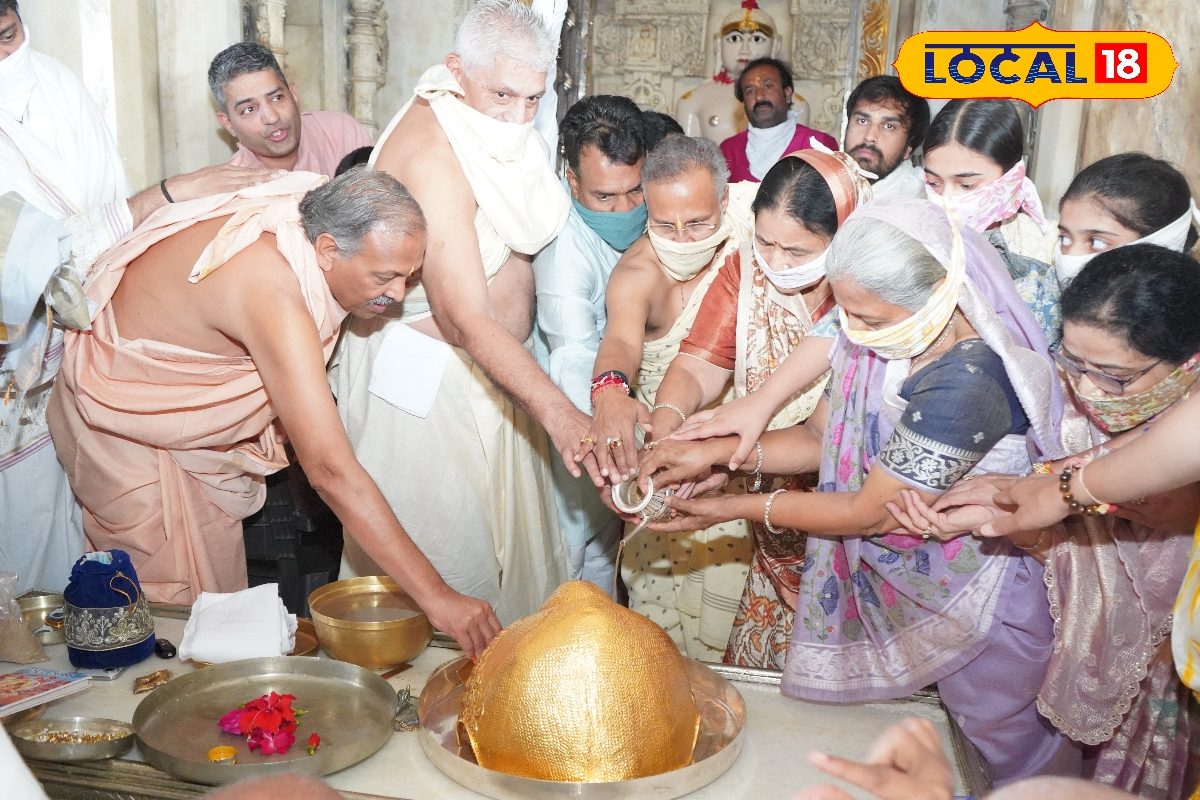 Sirohi Jain Mandir: आस्था की मिसाल! जैन मंदिर में भक्त ने चढ़ाए 2 किलो सोने के आभूषण, कीमत 3 करोड़ से ज्यादा