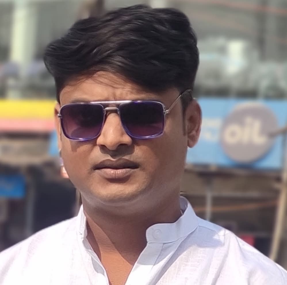 Saraikela Political Controversiary सरायकेला: सियासी जुबानी जंग तेज, पवन कवि के बीजेपी में शामिल होने के बाद शंभू आचार्य का दावा कहा JMM से नहीं था कोई नाता, बताया अवसरवादी