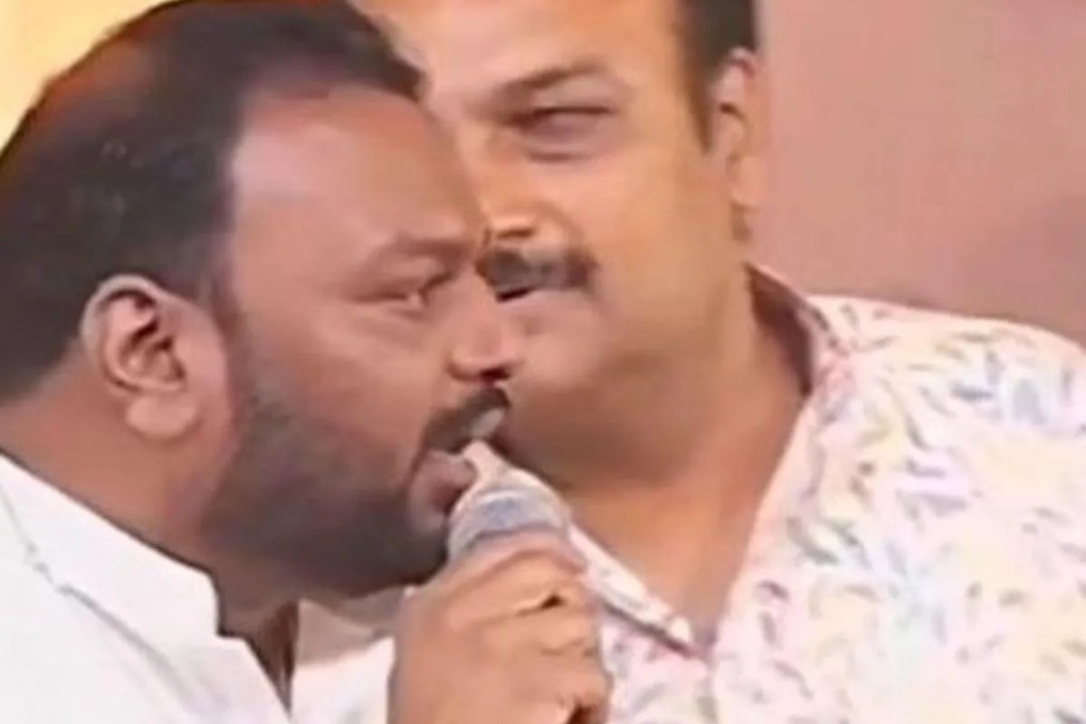 ‘इतनी गर्मी तो ट्रंप में भी नहीं...’, साउंड सिस्टम को लेकर ऑपरेटर से विवाद, कार्यक्रम अधूरा छोड़ चले गए कन्हैया मित्तल