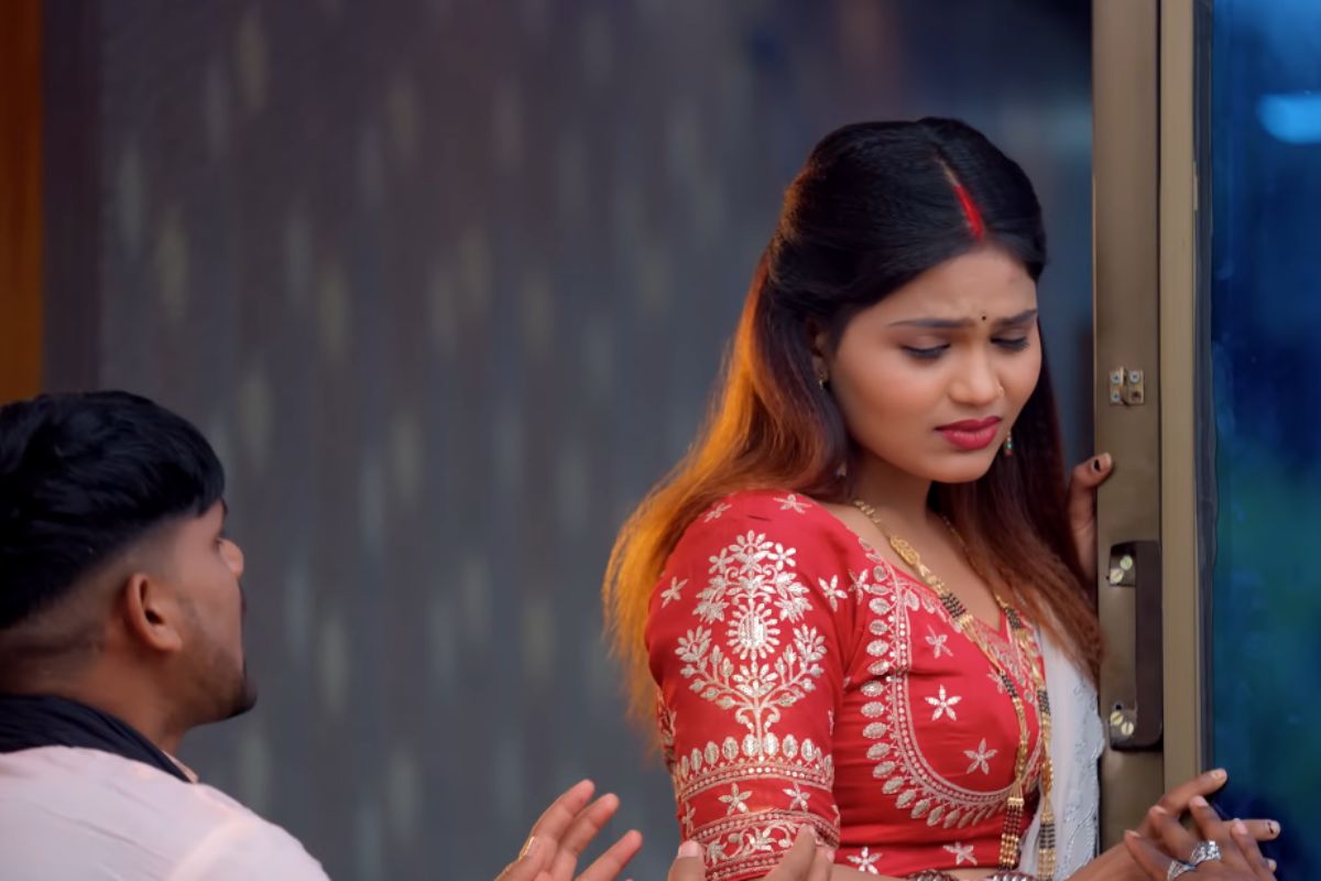 गाना 'सईयां सऊदी गईलें' हुआ रिलीज, वीडियो में पति से नाराज दिखी मुस्कान