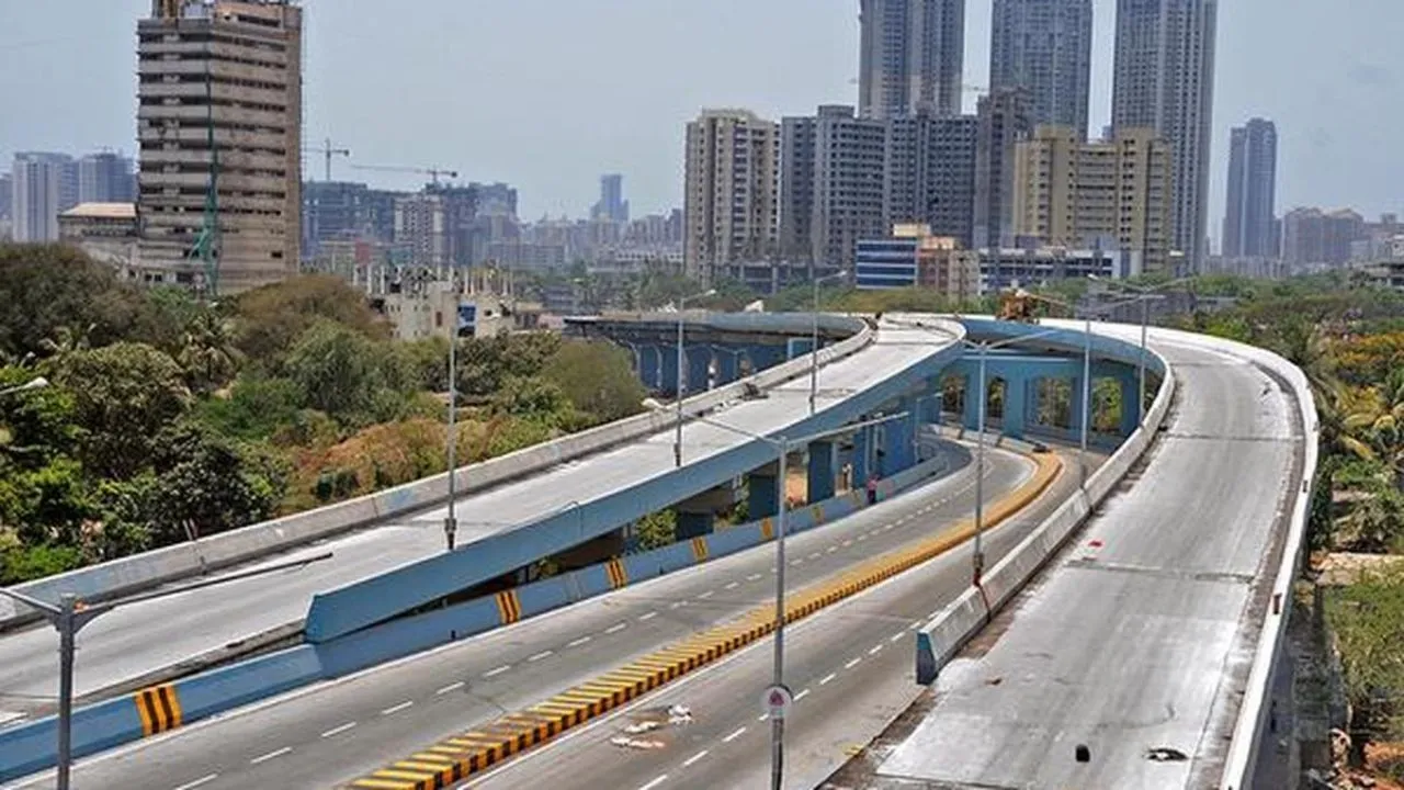 मुंबई: 5 साल बाद भी अधूरा मृणालताई फ्लाईओवर एक्सटेंशन, 40 करोड़ का बजट बढ़ा तो भड़की स्थायी समिति