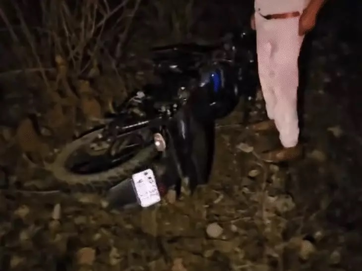सतना में दर्दनाक हादसा, कार ने बाइक को मारी टक्कर, दो नाबालिगों की मौत, बर्थडे पार्टी से लौटते समय घटना