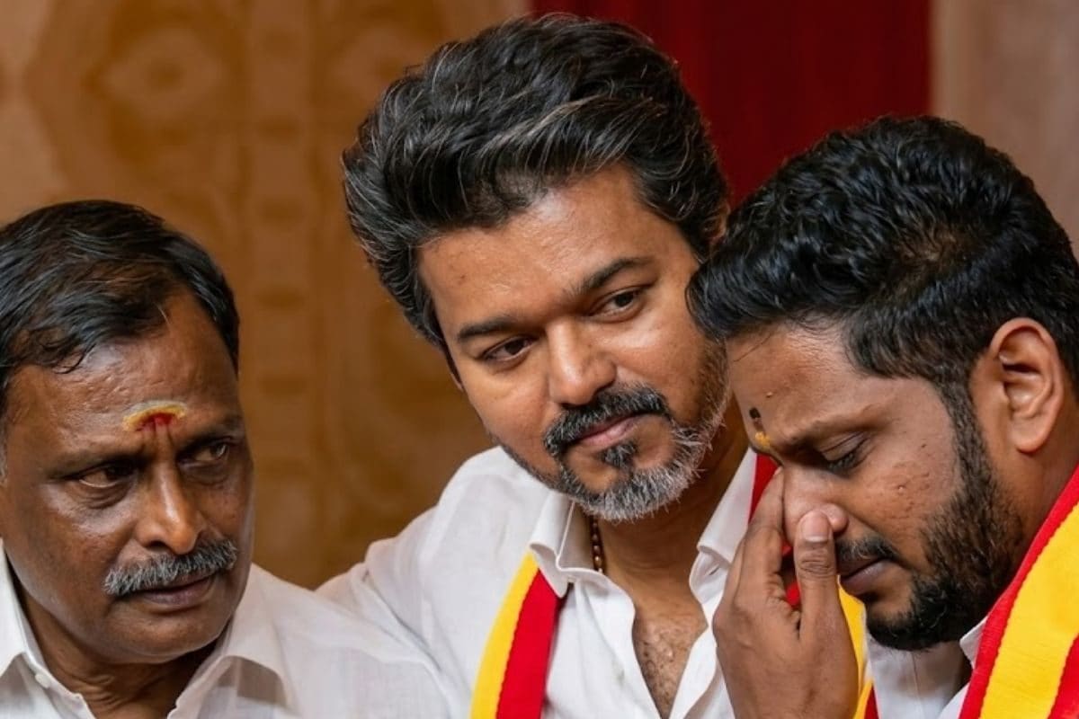 Thalapathy Vijay News: थलपति विजय ने ड्राइवर के बेटे को दिया MLA का टिकट, 35 साल के ईमानदारी का मिला ईनाम तो भावुक हुए पिता-पुत्र