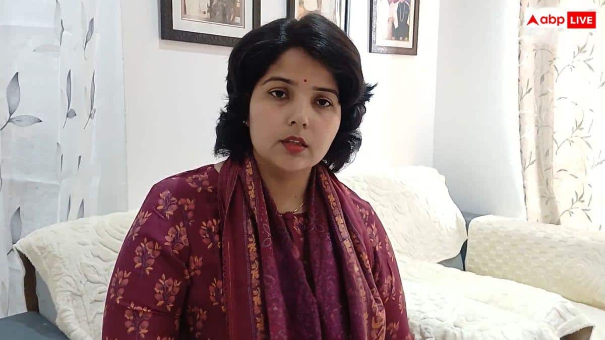 Haryana News: रुपये लेकर टिकट देने के आरोप के बाद बढ़ा बवाल! महिला कांग्रेस नेता सुचित्रा देवी पार्टी से निष्कासित