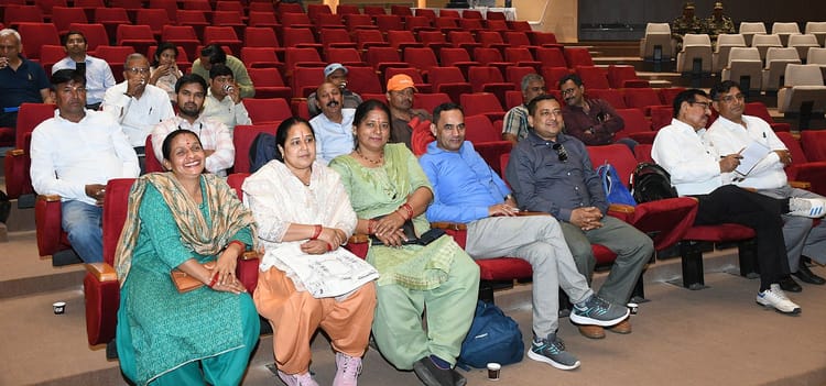 Lucknow News: आईटी सिटी योजना लॉन्च, लॉटरी से 549 को मिले भूखंड