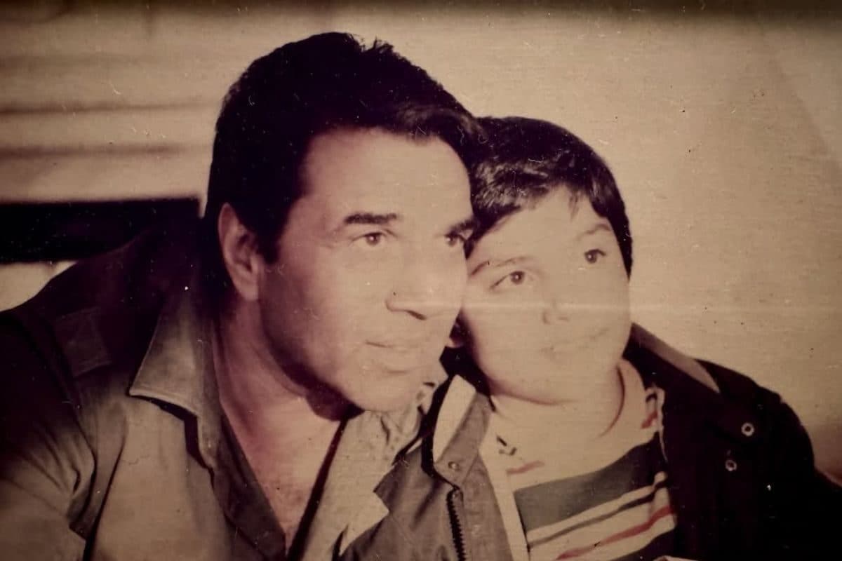 धर्मेंद्र का लाडला, शराब के नशे में रहने लगा धुत, 'हीमैन' ने जड़े थप्पड़, आज भी कुंवारा है 50 साल का हीरो