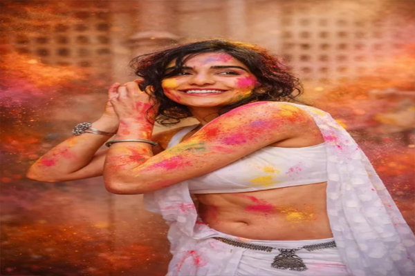 Adah Sharma ने लिखा, रंग लगाने वालों से मत डरो, रंग बदलने वालों से डरो