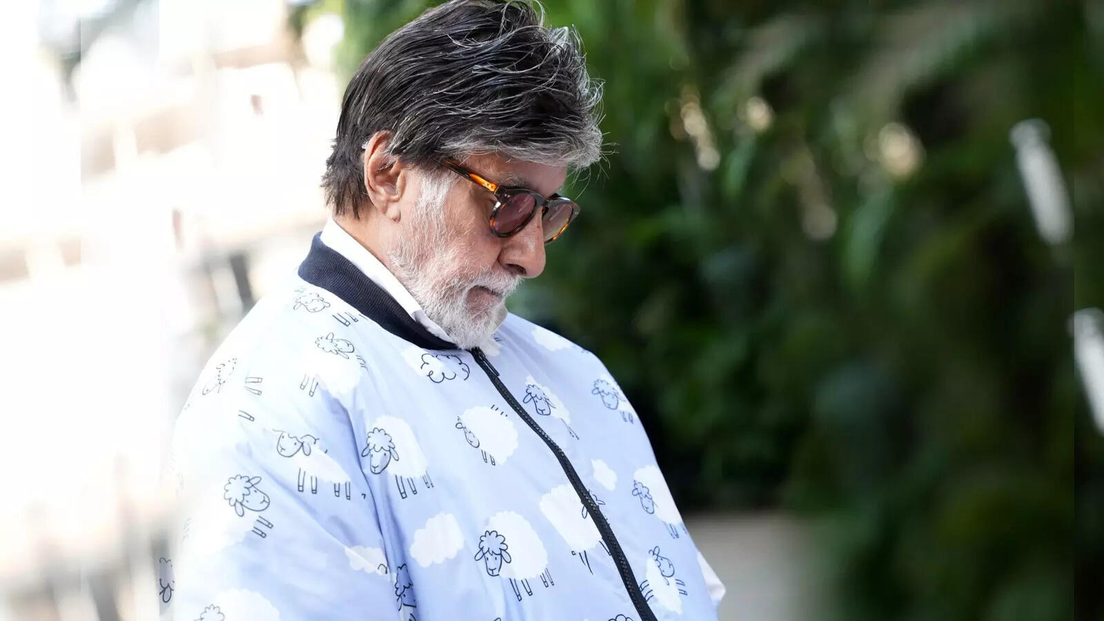 अमिताभ बच्चन ने तड़के 3:41 बजे किया ट्वीट, यूजर्स बिफरे- अरे ताऊ, काहे सुबह-सुबह पहेली बुझा रहे