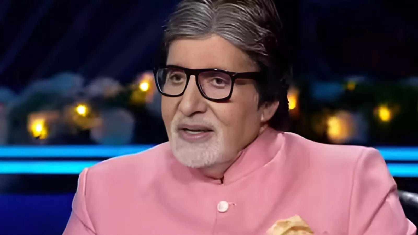 अमिताभ बच्चन ने सांस लेने और छोड़ने पर किया अजीब ट्वीट, यूजर्स बोले- आपने तो दिमाग का दही कर दिया