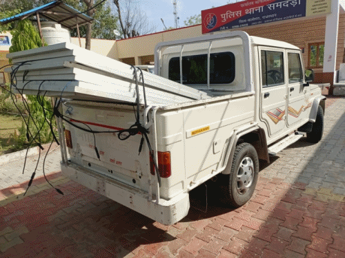 कृषि कुएं से चुराई सोलर प्लेट्स एवं पंप, 4 गिरफ्तार:उपयोग में ली गई पिकअप जब्त, चुराए माल को किया बरामद, पूछताछ जारी