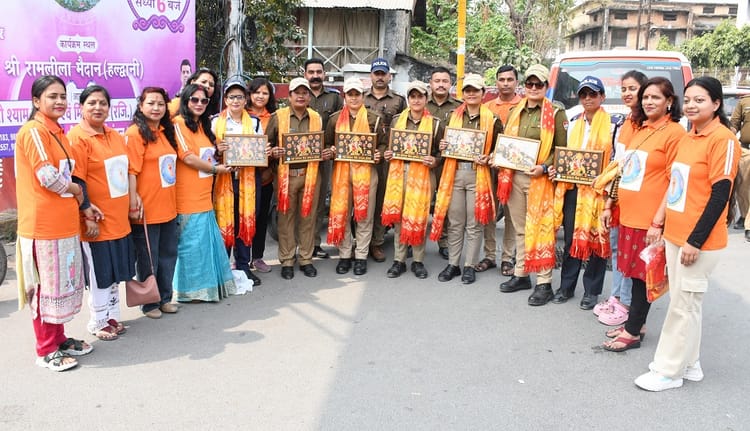 अंतरराष्ट्रीय महिला दिवस: मातृशक्ति के आगे नतमस्तक हुए लोग, आत्मनिर्भरता और महिलाओं की भूमिका पर जोर दिया