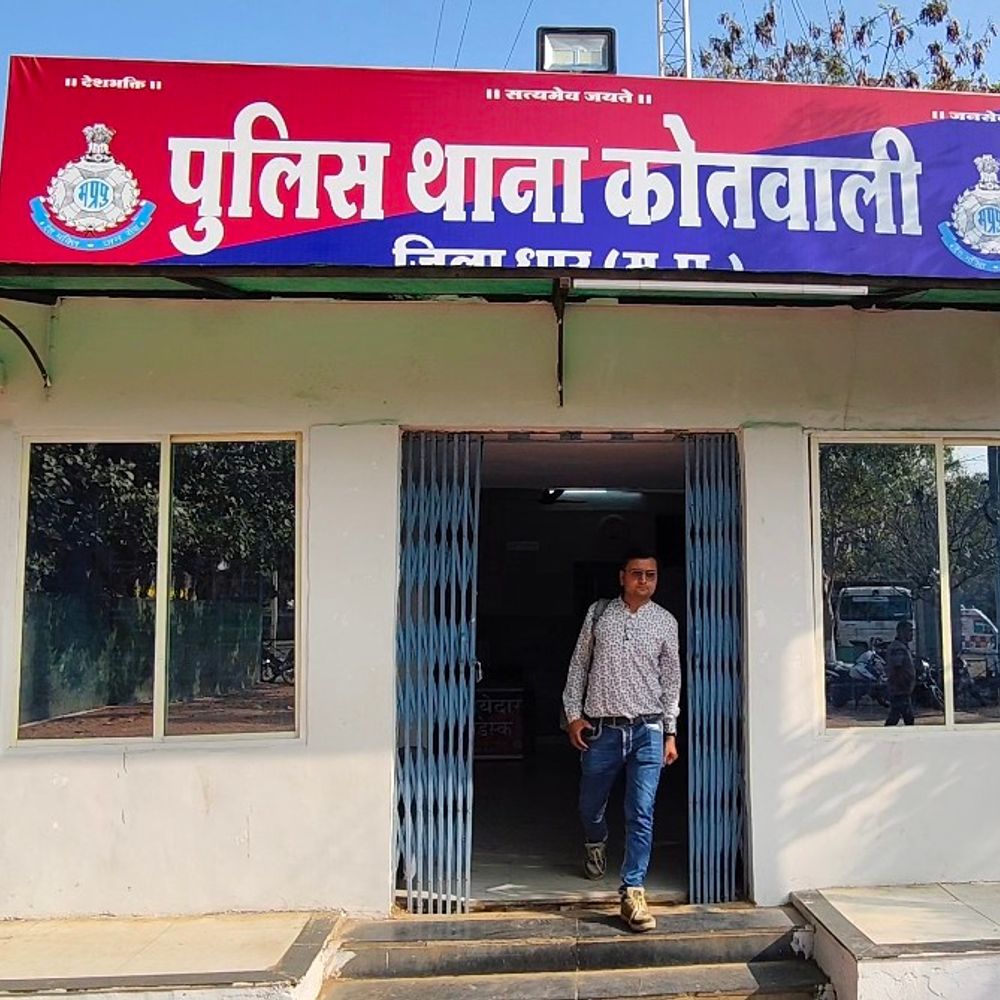 धार की क्वींस पार्क कॉलोनी में सूने मकान से चोरी:बदमाशों ने ताला तोड़कर 40 हजार नकद और सोने के आभूषण चुरा लिए