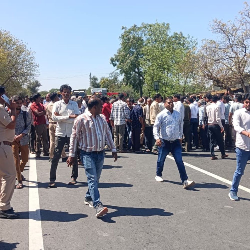 सड़क हादसे में एक की मौत, ग्रामीणों का प्रदर्शन:झालावाड़-बारां हाईवे पर हादसा, अज्ञात बोलेरो ड्राइवर मौके से फरार