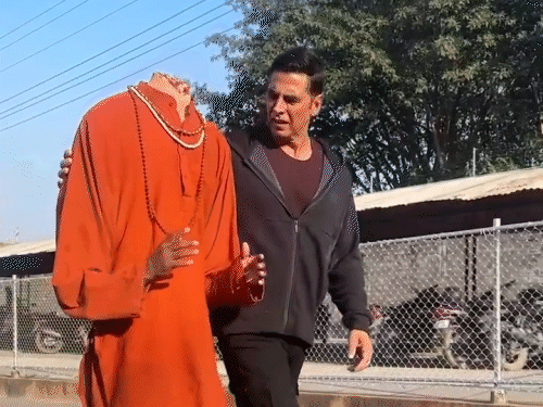 बिना सिर वाले भूत संग अक्षय कुमार का वीडियो वायरल:14 साल बाद बॉलीवुड की हिट जोड़ी की वापसी, 10 अप्रैल 2026 को रिलीज होगी फिल्म