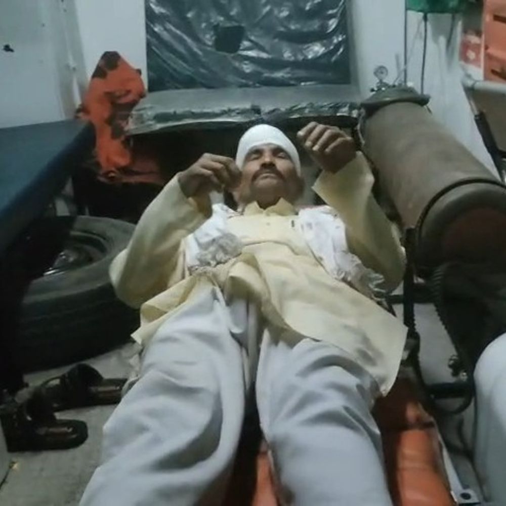 सीतापुर में द्वारचार के दौरान हर्ष फायरिंग से युवक घायल:गोली सिर को छूकर निकली, लखनऊ रेफर, लाइसेंसी रिवॉल्वर से फायरिंग का आरोप