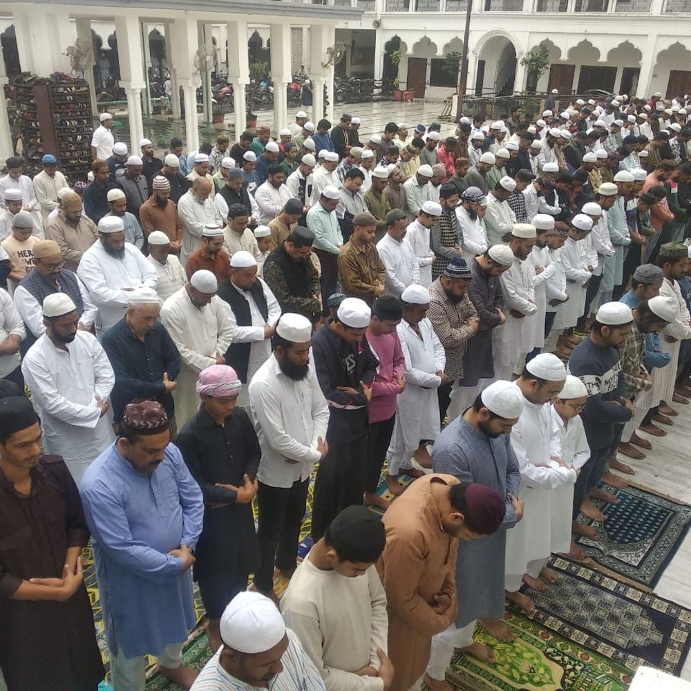 अमरोहा में कल मनाई जाएगी ईद:रमजान के आखिरी जुमे पर अलविदा की नमाज, मस्जिदों में उमड़ी नमाजियों की भीड़