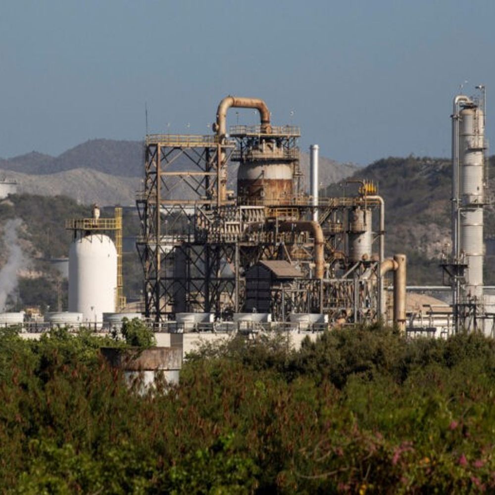 इजराइल-ईरान-जंग के बीच भारत के पास 25-दिन का तेल बचा:सरकार नए सप्लायर्स की तलाश में; फिलहाल पेट्रोल-डीजल के दाम नहीं बढ़ेंगे