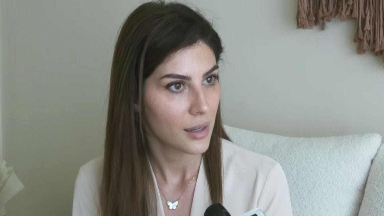 खामेनेई ने धर्म के नाम पर अत्याचर किए... बोलीं ईरान में जन्मी अभिनेत्री एल्नाज नोरौजी