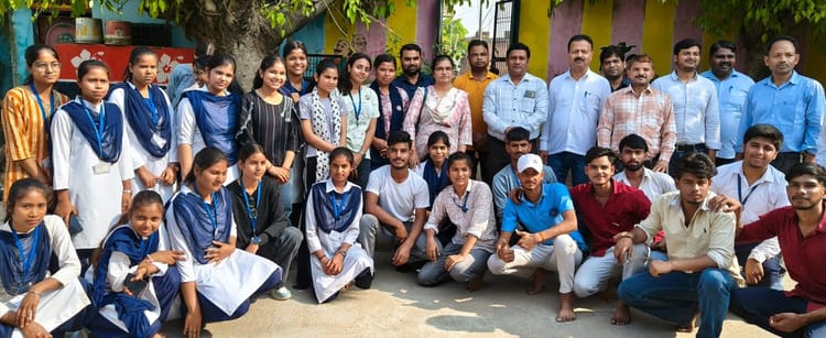 Budaun News: एनएसएस शिविर में मतदान करने के लिए किया प्रेरित