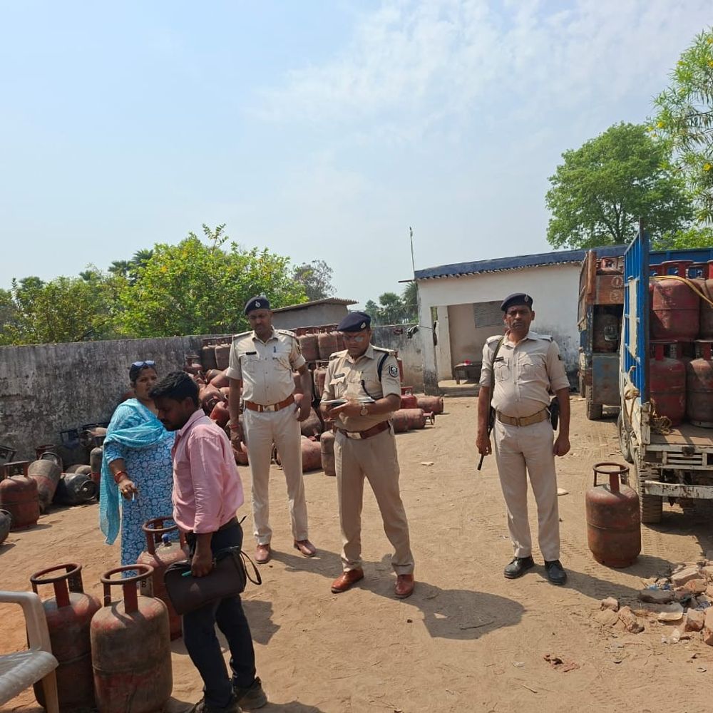 नवादा में एलपीजी गैस की पर्याप्त उपलब्धता-DSO:डोर-स्टेप डिलीवरी के माध्यम से आपूर्ति,जमाखोरी और कालाबाजारी रोकने के निर्देश