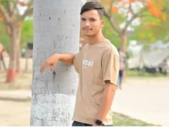 बाराबंकी: ट्रैक्टर-ट्रॉली से भिड़ी बाइक, एक भाई की मौत; दो गंभीर रूप से घायल ..एक गाड़ी पर तीनों थे सवार